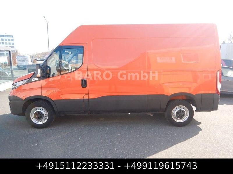 Gebraucht Iveco Daily 156 PS (114 kW) 2019 Orange Van / Kleinbus