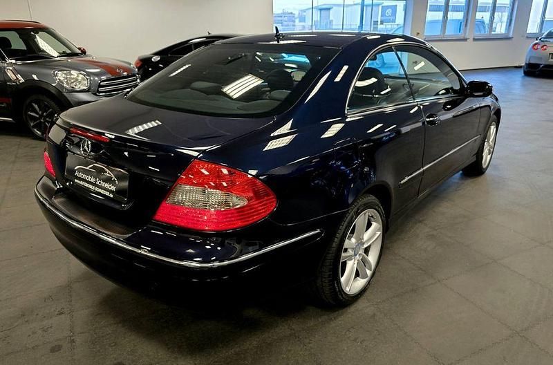 Gebraucht Mercedes CLK200 184 PS (135 kW) 2007 Blau Coupé
