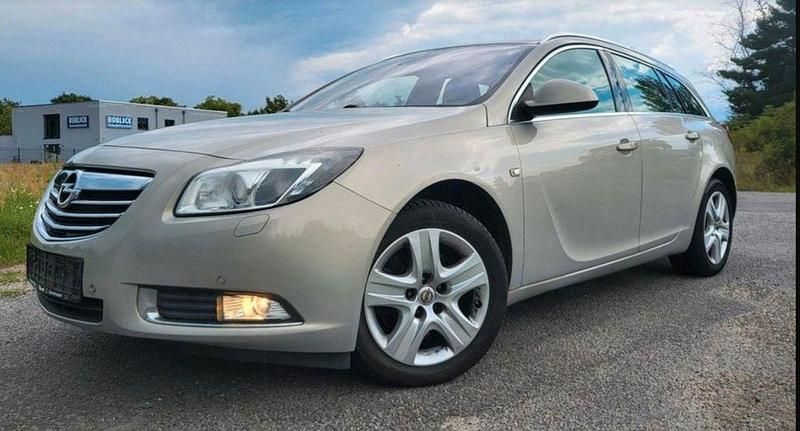 Gebraucht Opel Insignia Edition 160 PS (117 kW) 2009 Beige Kombi