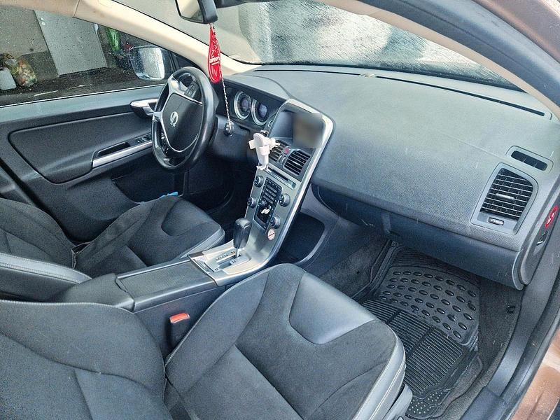 Gebraucht Volvo XC60 163 PS (119 kW) 2012 Braun SUV