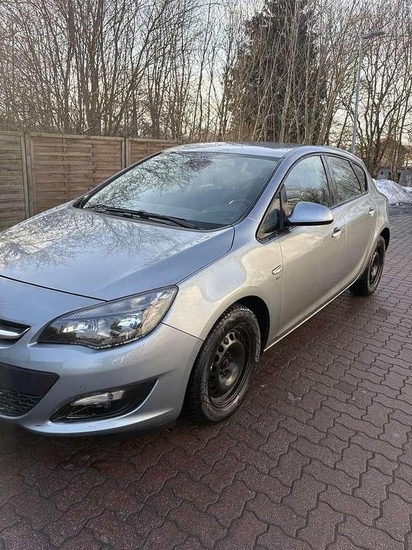 Gebraucht 2014 Opel Astra Edition Limousine | 5.300 € (Guter Preis) - Bild 1/4