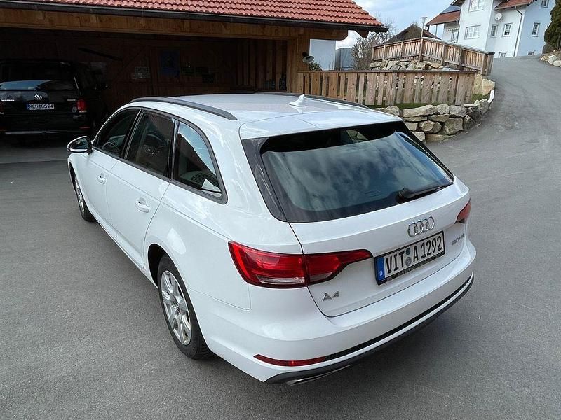 Gebraucht Audi A4 150 PS (110 kW) 2019 Weiß Kombi
