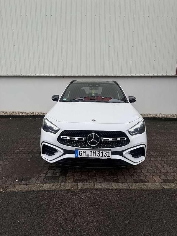 Gebraucht Mercedes GLA220 190 PS (139 kW) 2023 Weiß SUV
