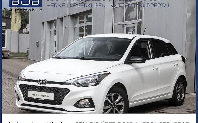 Weiß Gebraucht 2019 Hyundai i20 YES! Limousine | 15.222 € (Fairer Preis) - Bild 1/4