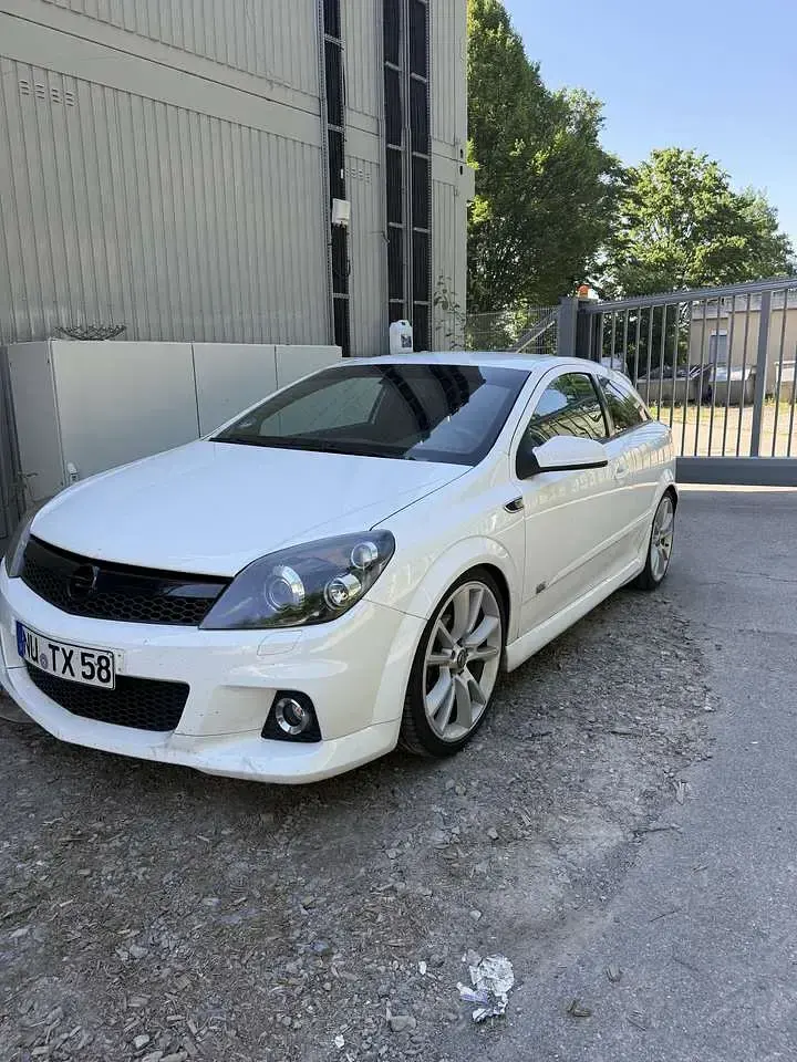 Używany Opel Astra Cabriolet 140 KM (102 kW) 2009 Kabriolet