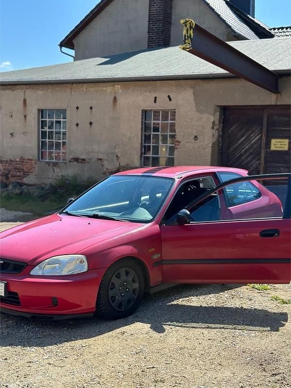 Rot Gebraucht 2000 Honda Civic Comfort Kleinwagen | 2.000 € (Fairer Preis) - Bild 1/4