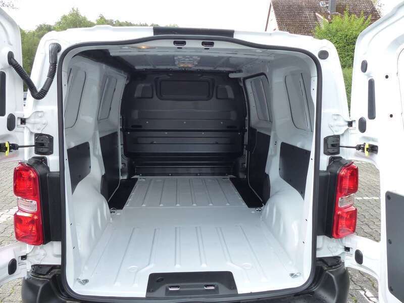 Gebraucht Peugeot e-Expert Premium 100 kW (136 PS) 2023 Kaolinweiss Van