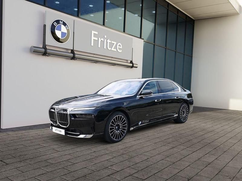 Schwarz Gebraucht 2024 BMW 740 Comfort Edition Limousine | 109.950 € (Teuer) - Bild 1/4