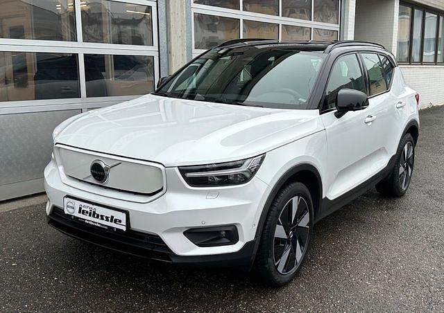 Crystal white (metallic) Gebraucht 2021 Volvo XC40 Pro SUV | 37.980 € (Teuer) - Bild 1/4