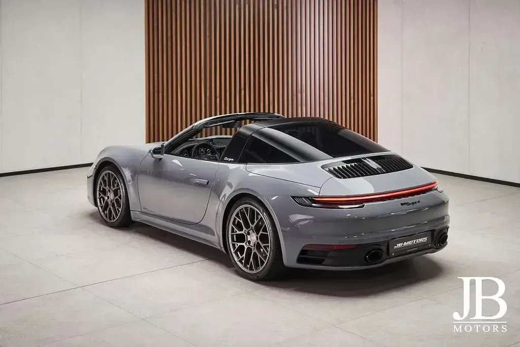 Gebraucht Porsche 911 Targa 4 385 PS (283 kW) 2024 Arktikgrau Cabrio