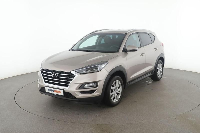 Beige Gebraucht 2019 Hyundai Tucson Trend SUV | 17.610 € (Guter Preis) - Bild 1/3