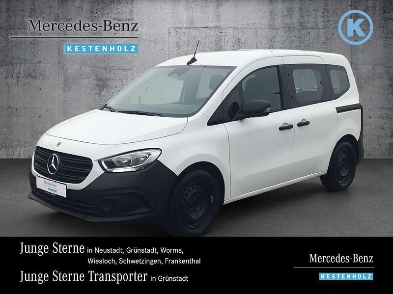 Arktikweiß Gebraucht 2021 Mercedes Citan 110 Kombi | 23.205 € (Teuer) - Bild 1/4
