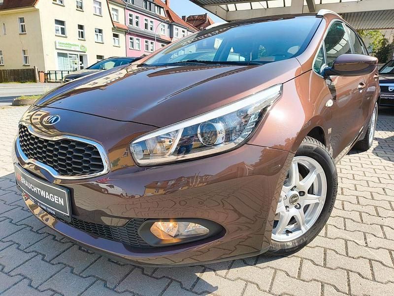 Braun Gebraucht 2014 Kia Ceed Sportswagon Kombi | 9.980 € (Etwas zu teuer) - Bild 1/4