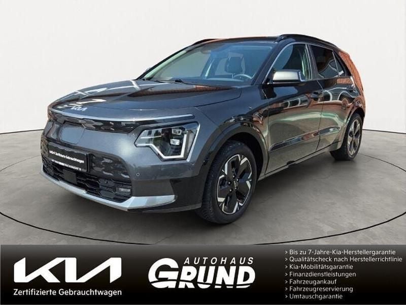 (agt) interstellar grau met. Gebraucht 2023 Kia e-Niro Comfort SUV | 24.890 € (Fairer Preis) - Bild 1/4