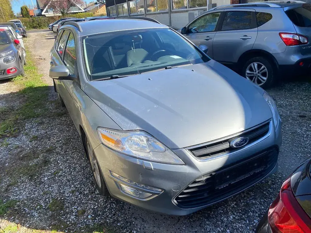 Gebraucht Ford Mondeo Titanium 163 PS (119 kW) 2012 Blau Limousine
