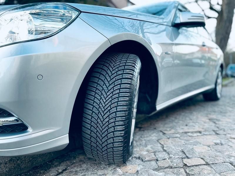 Gebraucht Mercedes E200 184 PS (135 kW) 2011 Silber Limousine