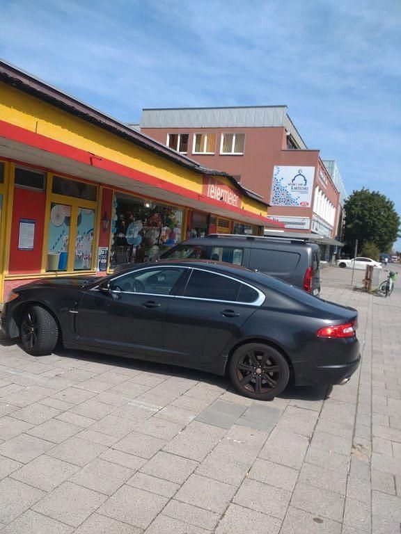 Gebraucht Jaguar XF Luxury 211 PS (155 kW) 2011 Grau Limousine