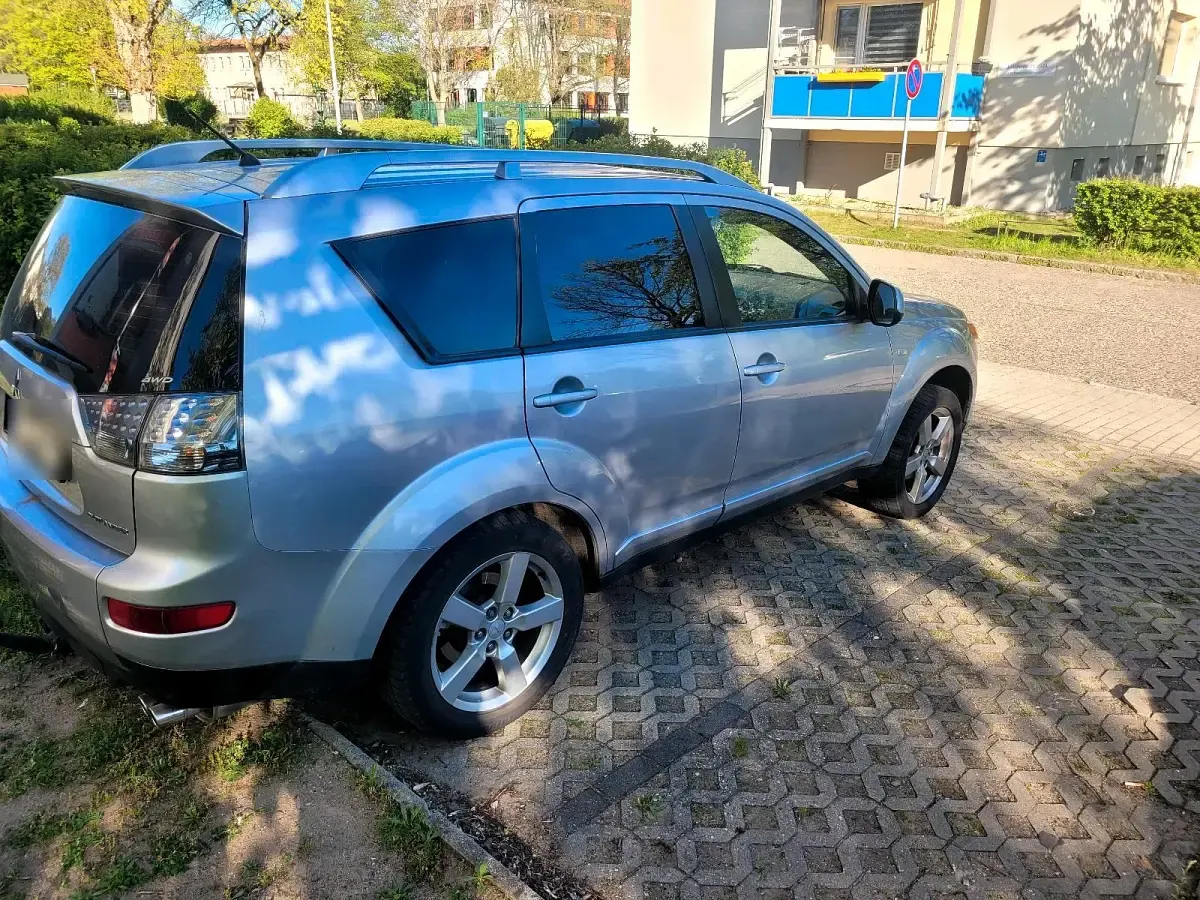 Gebraucht Mitsubishi Outlander 140 PS (102 kW) 2007 Grau SUV
