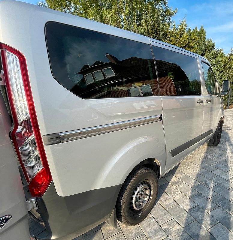 Gebraucht Ford Transit 128 PS (94 kW) 2014 Silber Van / Kleinbus
