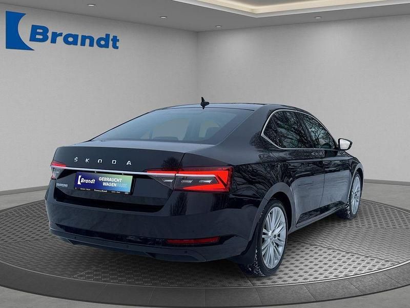 Gebraucht Skoda Superb Style 150 PS (110 kW) 2019 Schwarzmagic perleffekt (metallic) Limousine