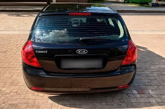 Gebraucht Kia Ceed 109 PS (80 kW) 2008 Schwarz Kleinwagen