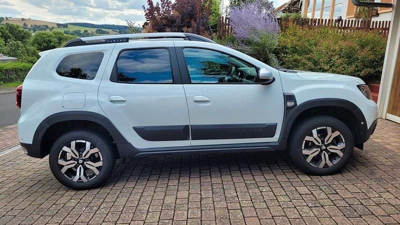 Weiß Gebraucht 2022 Dacia Duster Prestige SUV | 17.999 € (Superpreis) - Bild 1/4