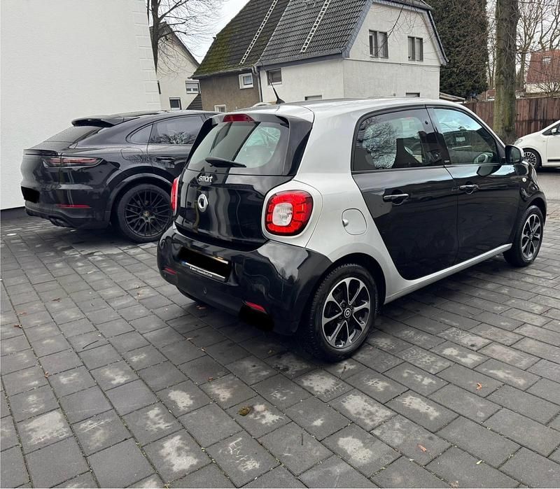 Gebraucht Smart ForFour Passion 71 PS (52 kW) 2014 Schwarz Kleinwagen