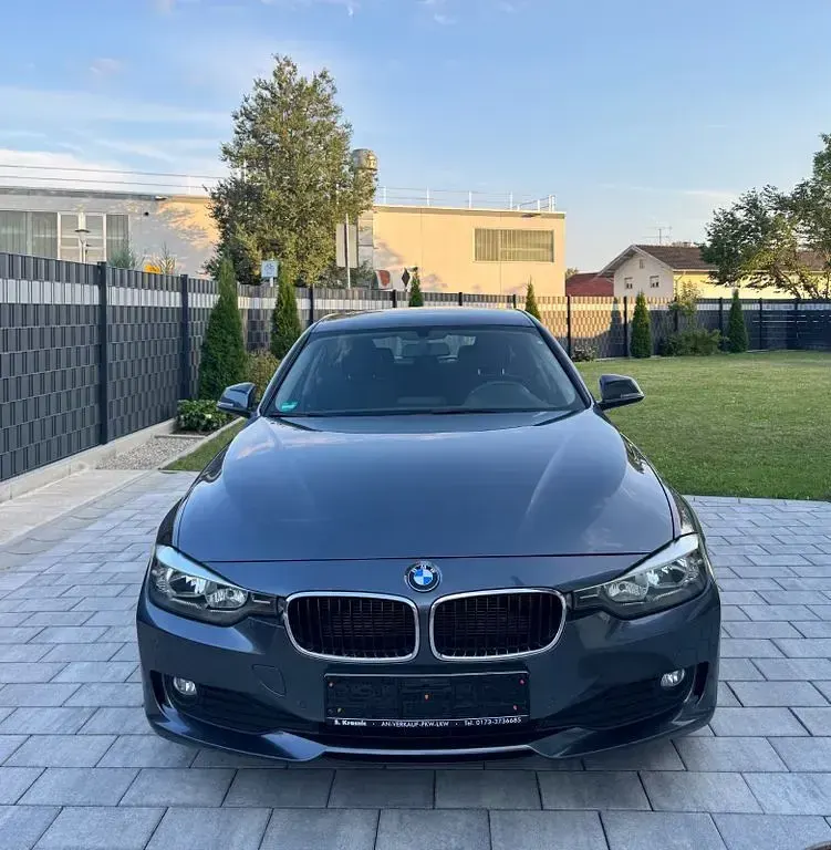 Gebraucht BMW 320 163 PS (119 kW) 2013 Grau Limousine