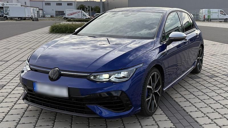 Blau Gebraucht 2021 VW Golf VIII R Kombi | 33.000 € (Superpreis) - Bild 1/4