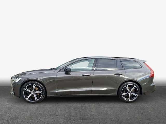 Gebraucht Volvo V60 145 PS (106 kW) 2025 Kombi