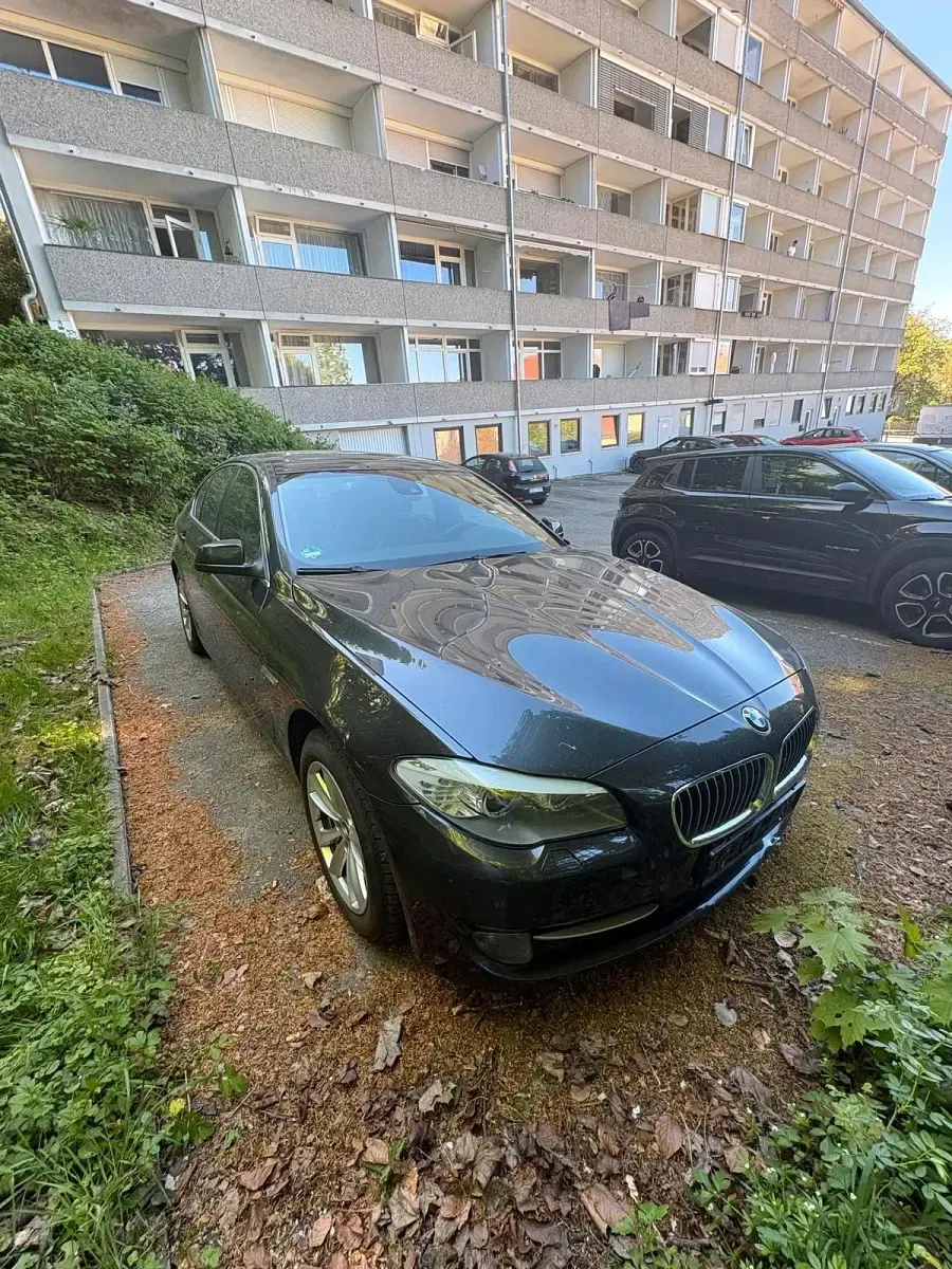 Gebraucht BMW 530 245 PS (180 kW) 2011 Schwarz Limousine