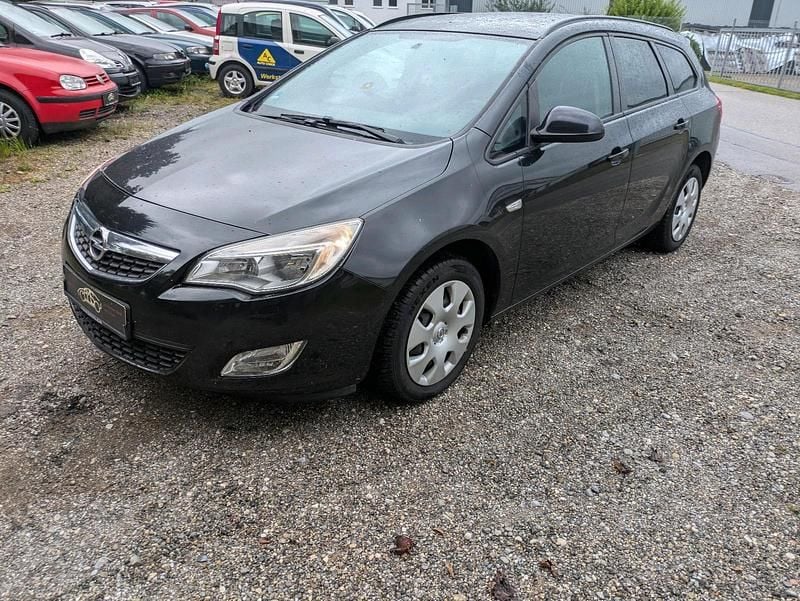 Gebraucht Opel Astra 116 PS (85 kW) 2011 Schwarz Kombi