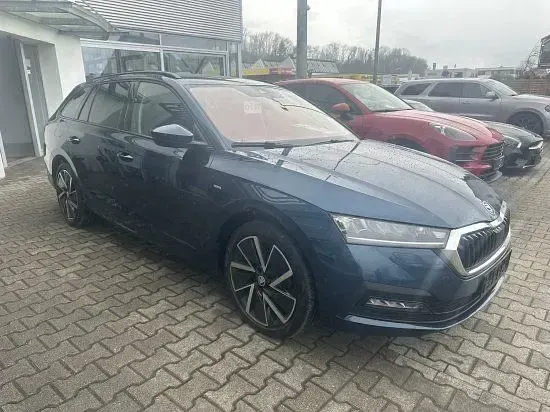 Gebraucht Skoda Octavia Clever 150 PS (110 kW) 2021 Lava blau Kombi