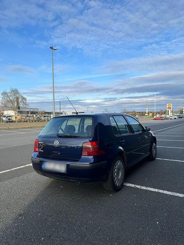 Gebraucht VW Golf IV Edition 75 PS (55 kW) 2001 Blau Kleinwagen