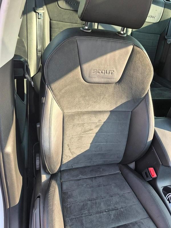 Gebraucht Skoda Octavia Scout 184 PS (135 kW) 2014 Weiß Kombi