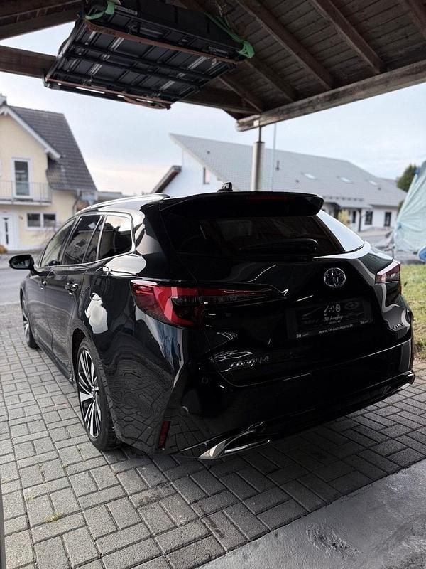 Gebraucht Toyota Corolla 140 PS (102 kW) 2025 Schwarz Kombi