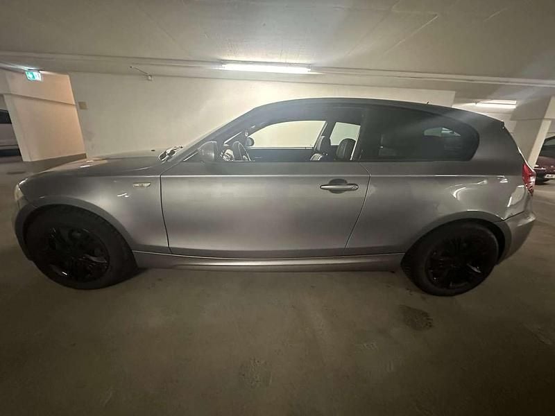 Gebraucht BMW 120 170 PS (125 kW) 2009 Grau Kleinwagen