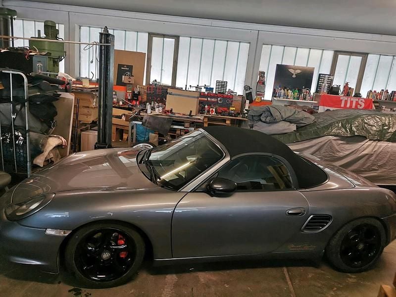 Gebraucht Porsche Boxster 239 PS (175 kW) 2001 Grau Cabrio