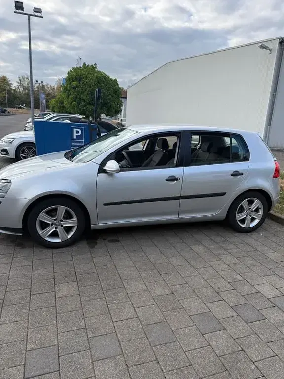 Gebraucht VW Golf IV 90 PS (66 kW) 2004 Silber Limousine
