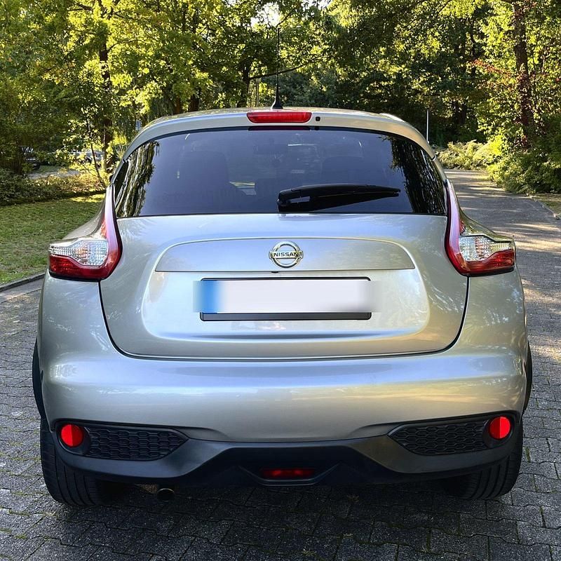 Gebraucht Nissan Juke Acenta 116 PS (85 kW) 2015 Silber SUV