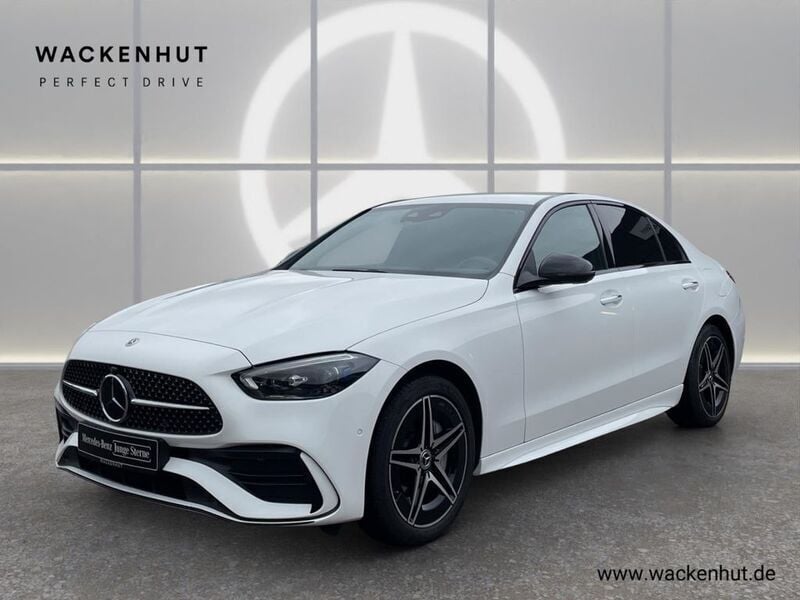 Weiß Gebraucht 2024 Mercedes C300e AMG Limousine | 47.900 € (Fairer Preis) - Bild 1/4