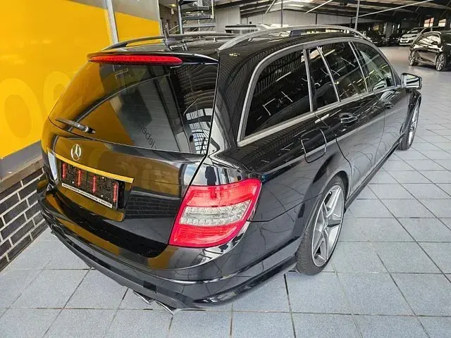 Gebraucht Mercedes C63 AMG Avantgarde 457 PS (336 kW) 2010 Schwarz Limousine