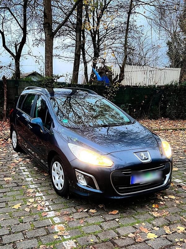 Blau Gebraucht 2011 Peugeot 308 SW Active Kombi | 3.900 € (Guter Preis) - Bild 1/4