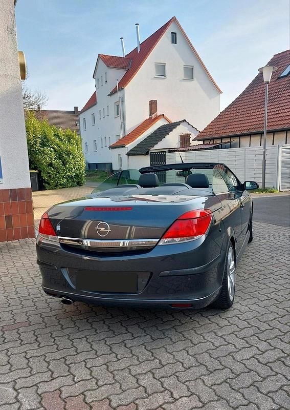 Gebraucht Opel Astra Cabriolet 140 PS (102 kW) 2009 Grau Cabrio