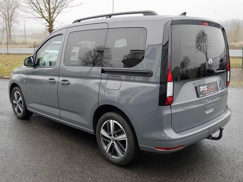 Gebraucht VW Caddy Life 114 PS (83 kW) 2023 Pure grey Van / Kleinbus