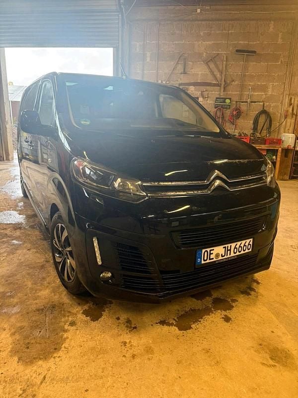 Schwarz Gebraucht 2017 Citroën Spacetourer Van | 16.000 € (Guter Preis) - Bild 1/4