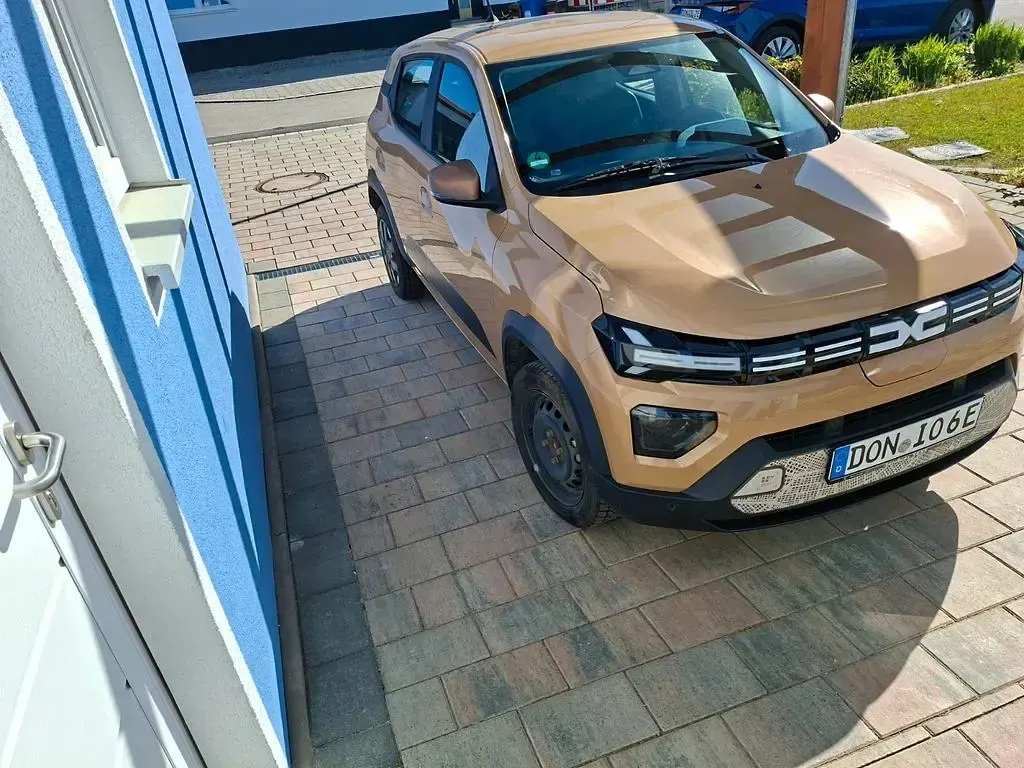 Second-hand Dacia Spring Extreme 47 kW (65 CP) 2024 Bej Hatchback
