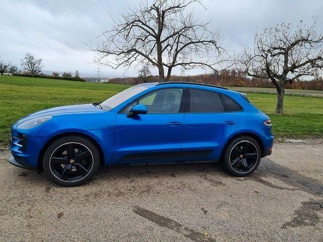 Blau Gebraucht 2018 Porsche Macan SUV | 54.999 € - Bild 1/4
