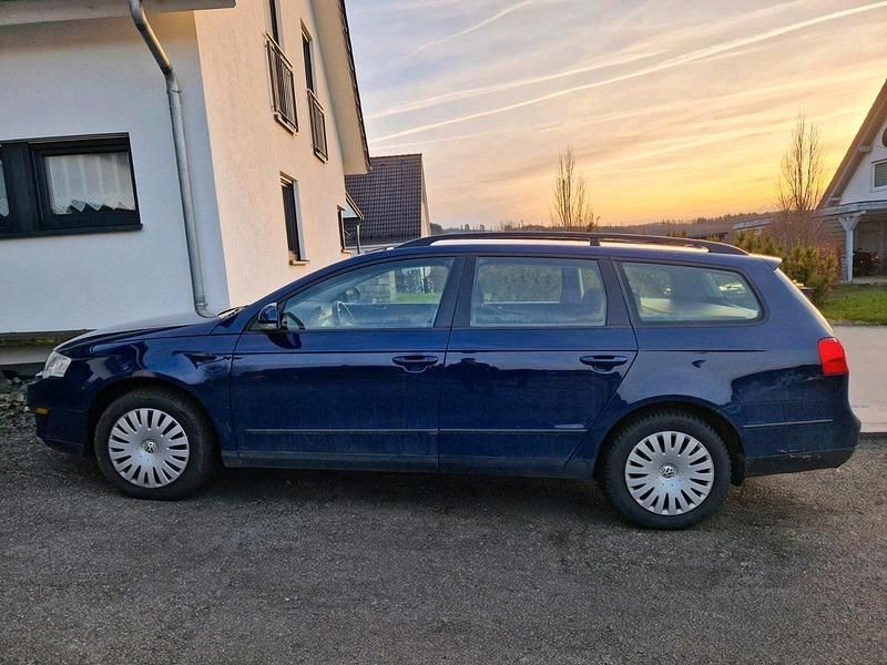 Gebraucht VW Passat Trendline 122 PS (89 kW) 2009 Blau Kombi