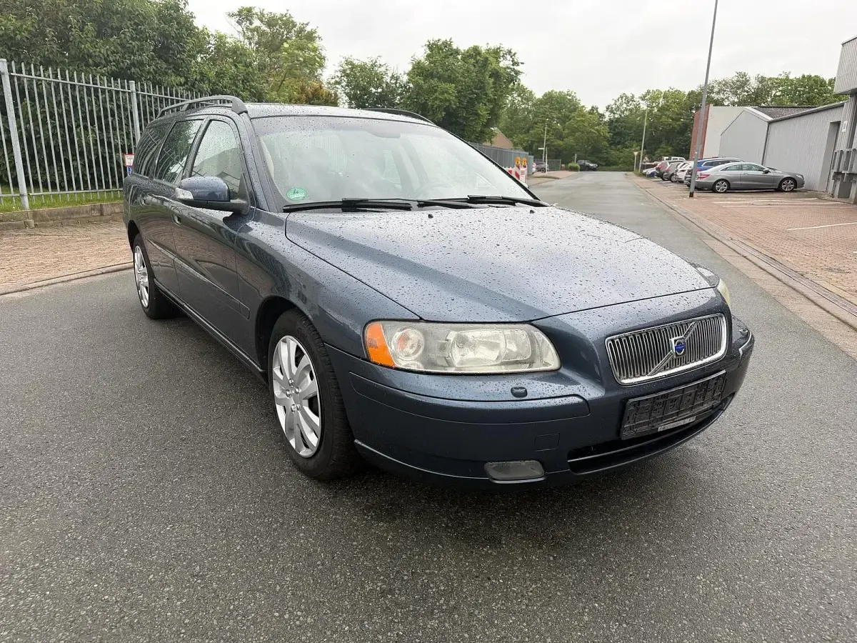 Gebraucht Volvo V70 163 PS (119 kW) 2006 Blau Kombi